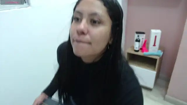 Snapshot of black_velvet chatting on 06-13-26, 01:20 black velvet online show from 06-13-26, 01:20