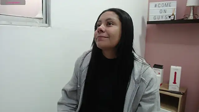 Snapshot of black_velvet chatting on 06-17-26, 01:23 black velvet online show from 06-17-26, 01:23