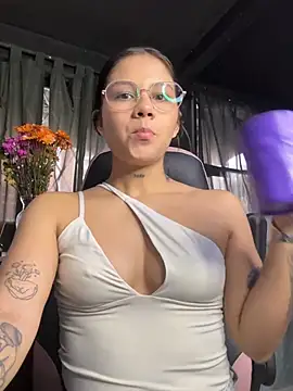 Snapshot of ashleytravis_Bless chatting on 06-13-26, 12:03 ashleytravis Bless online show from 06-13-26, 12:03