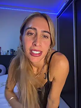 NicoleWilder online show from 06-19-26, 01:32