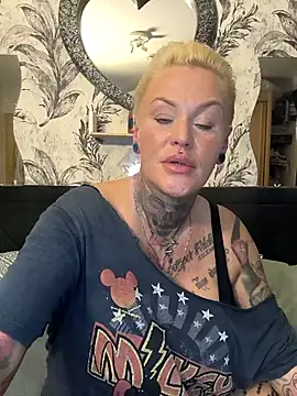 InkedMissLaBaehm online show from 06-14-26, 08:44