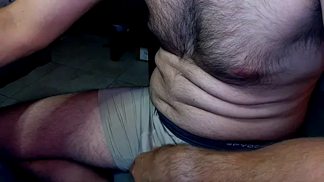 Snapshot of talltannhandsome chatting on 07-27-26, 01:07 talltannhandsome online show from 07-27-26, 01:07