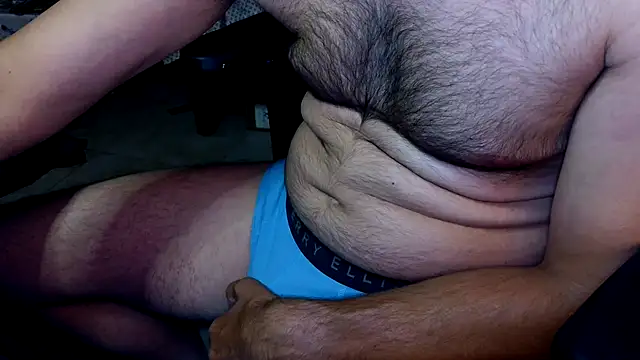 Snapshot of talltannhandsome chatting on 07-28-26, 12:48 talltannhandsome online show from 07-28-26, 12:48
