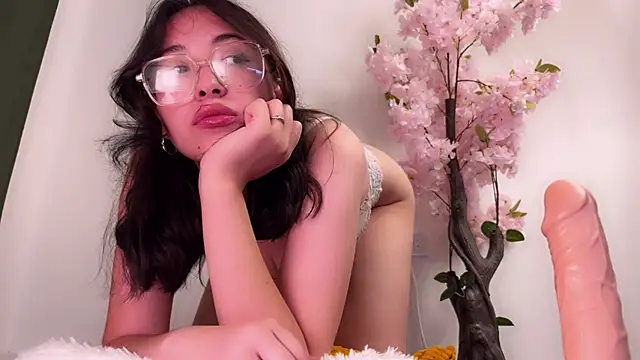 Snapshot of Hannari_ chatting on 06-24-26, 03:55 Hannari online show from 06-24-26, 03:55