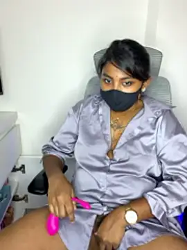 I am amisha online show from 06-11-26, 09:24