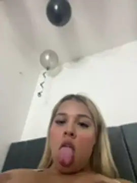 Snapshot of hannie- chatting on 07-07-26, 04:48 hannie- online show from 07-07-26, 04:48