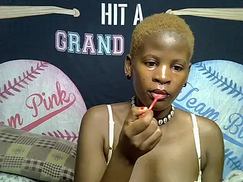 Snapshot of Queen_slay2 chatting on 07-07-26, 05:21 Queen slay2 online show from 07-07-26, 05:21