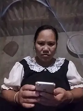 Snapshot of Chily-yy chatting on 07-23-26, 02:15 Chily-yy online show from 07-23-26, 02:15