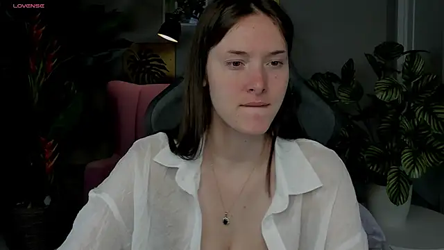 Snapshot of Eva_Leeee chatting on 08-06-26, 04:58 Eva Leeee online show from 08-06-26, 04:58