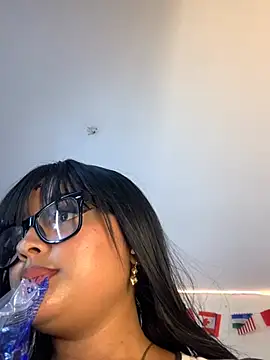 Snapshot of maryale01 chatting on 07-04-26, 12:17 maryale01 online show from 07-04-26, 12:17