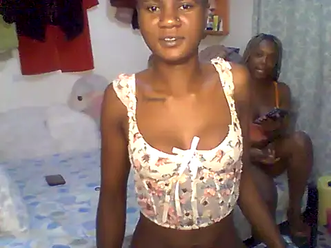 Snapshot of Ladysweetness23 chatting on 06-26-26, 01:32 Ladysweetness23 online show from 06-26-26, 01:32