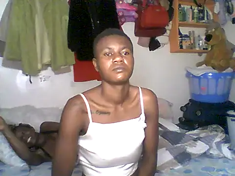 Snapshot of Ladysweetness23 chatting on 06-27-26, 01:39 Ladysweetness23 online show from 06-27-26, 01:39