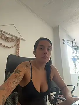 Snapshot of SOPHIA_VELMONT chatting on 06-23-26, 02:37 SOPHIA VELMONT online show from 06-23-26, 02:37