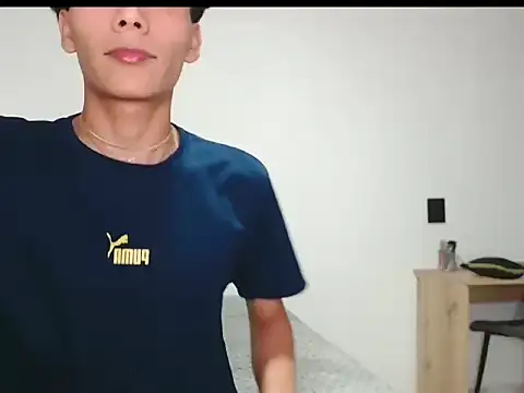 AlexKenm online show from 06-17-26, 02:25