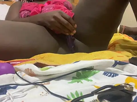 Snapshot of atis_sexy chatting on 06-19-26, 05:28 atis sexy online show from 06-19-26, 05:28