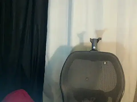 Snapshot of Ms_kendilux chatting on 07-20-26, 01:24 Ms kendilux online show from 07-20-26, 01:24