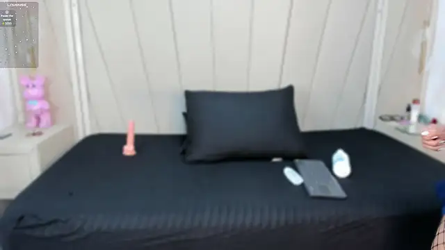 Snapshot of Celeste_Voughn chatting on 06-15-26, 03:53 Celeste Voughn online show from 06-15-26, 03:53
