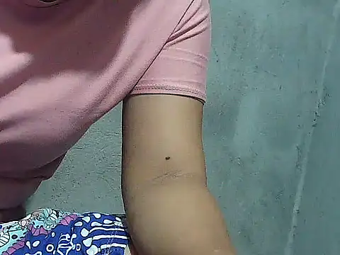 Snapshot of mymommy69 chatting on 06-20-26, 02:14 mymommy69 online show from 06-20-26, 02:14