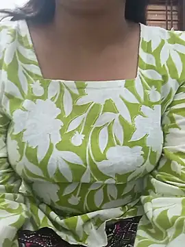 Snapshot of Bold-Divya1 chatting on 06-14-26, 04:09 Bold-Divya1 online show from 06-14-26, 04:09