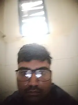 Snapshot of dhirusury050625 chatting on 07-15-26, 01:00 dhirusury050625 online show from 07-15-26, 01:00