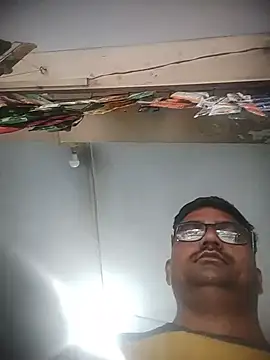 Snapshot of dhirusury050625 chatting on 07-15-26, 01:05 dhirusury050625 online show from 07-15-26, 01:05