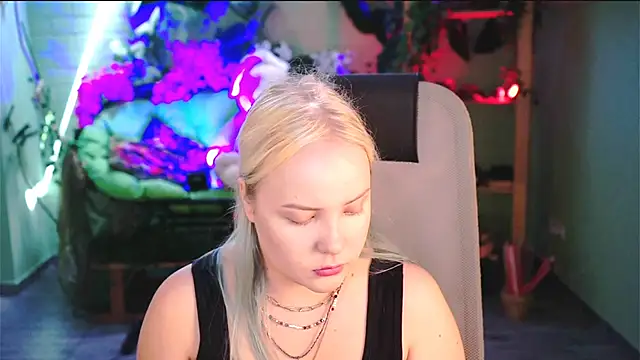 Snapshot of stellawatts chatting on 06-21-26, 08:06 stellawatts online show from 06-21-26, 08:06