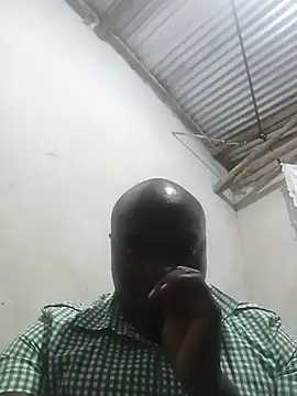 Snapshot of Hunky-Zee chatting on 06-12-26, 02:49 Hunky-Zee online show from 06-12-26, 02:49