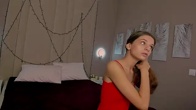 Snapshot of Lola_lovesss chatting on 07-02-26, 02:22 Lola lovesss online show from 07-02-26, 02:22