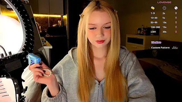 Snapshot of viyy chatting on 07-11-26, 04:10 viyy online show from 07-11-26, 04:10