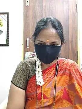 Snapshot of Tamil_white_beauty chatting on 06-13-26, 05:44 Tamil white beauty online show from 06-13-26, 05:44