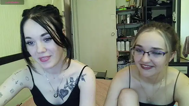 Snapshot of Mia_Ellis chatting on 07-19-26, 11:36 Mia Ellis online show from 07-19-26, 11:36