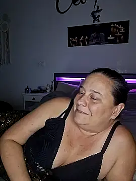 Snapshot of Madame100E chatting on 07-01-26, 10:42 Madame100E online show from 07-01-26, 10:42