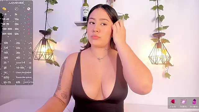 aisha duque  online show from 07-21-26, 07:49