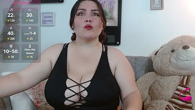 Snapshot of chantal_bigboobis chatting on 06-17-26, 01:41 chantal bigboobis online show from 06-17-26, 01:41