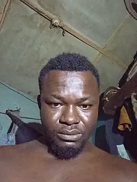 Snapshot of tinnyguy chatting on 06-18-26, 01:28 tinnyguy online show from 06-18-26, 01:28
