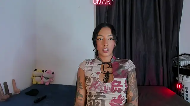 Snapshot of Nyaa_brw chatting on 06-18-26, 02:34 Nyaa brw online show from 06-18-26, 02:34