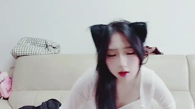 Snapshot of qiao-520 chatting on 06-15-26, 04:15 qiao-520 online show from 06-15-26, 04:15