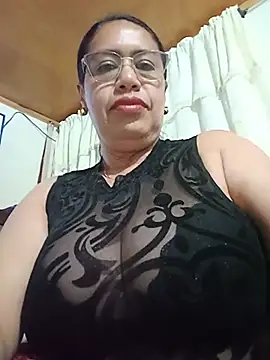 Snapshot of Emilif_ chatting on 06-25-26, 11:09 Emilif online show from 06-25-26, 11:09