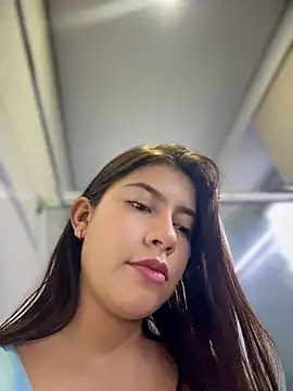 Snapshot of Saracalderon chatting on 07-27-26, 10:06 Saracalderon online show from 07-27-26, 10:06