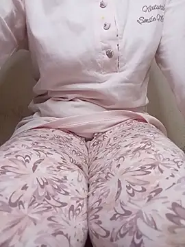Snapshot of ghadira_ chatting on 06-18-26, 12:31 ghadira online show from 06-18-26, 12:31