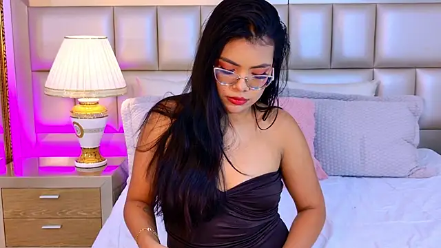 Snapshot of AliceLavenders chatting on 07-28-26, 06:53 AliceLavenders online show from 07-28-26, 06:53