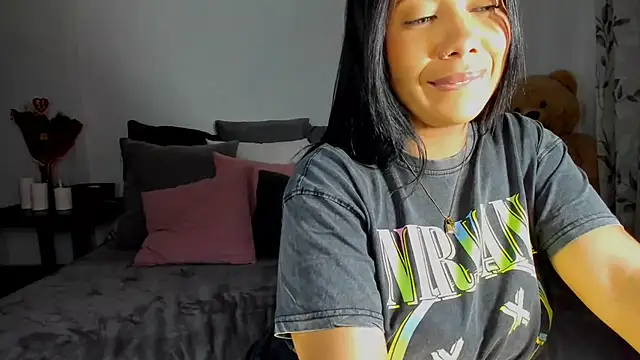 Snapshot of NicolePasqualott chatting on 03-18-25, 12:38 NicolePasqualott online show from 03-18-25, 12:38