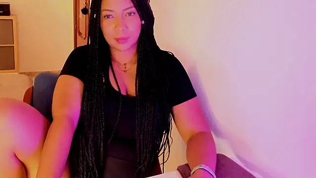Snapshot of NicolePasqualott chatting on 10-19-25, 07:47 NicolePasqualott online show from 10-19-25, 07:47