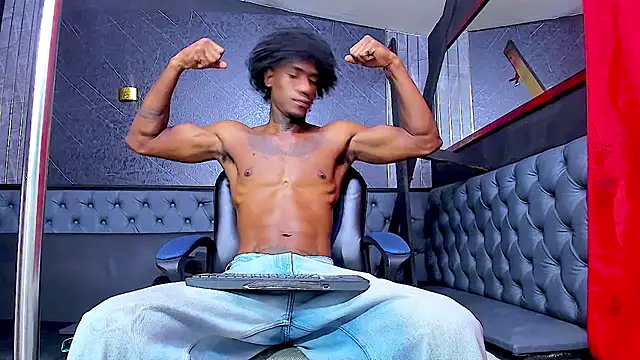 yulian23  online show from 07-10-26, 04:06