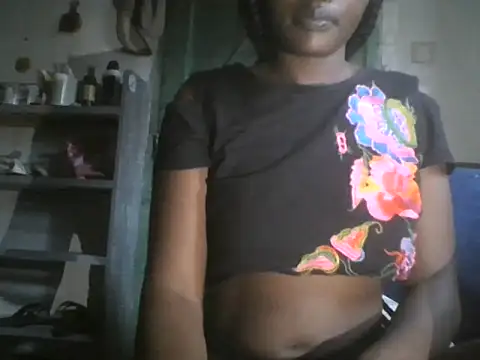 Snapshot of Nickitalove chatting on 06-19-26, 02:43 Nickitalove online show from 06-19-26, 02:43
