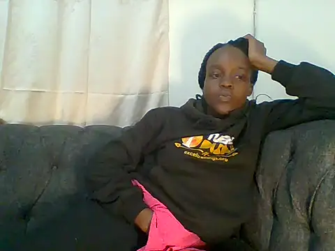 Snapshot of Sexylov25 chatting on 06-14-26, 08:33 Sexylov25 online show from 06-14-26, 08:33