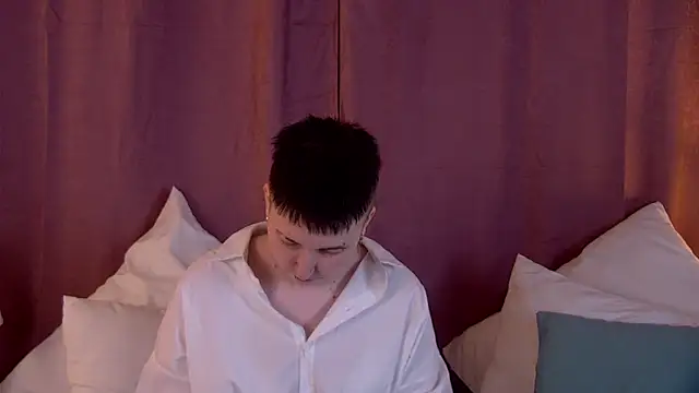 Snapshot of JeanDiamond chatting on 06-19-26, 07:28 JeanDiamond online show from 06-19-26, 07:28