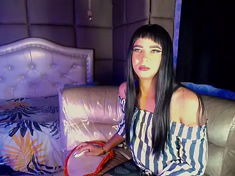 Snapshot of Clarissa_Gill chatting on 06-17-26, 10:43 Clarissa Gill online show from 06-17-26, 10:43