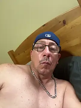 Snapshot of Dicklegend2245 chatting on 07-01-26, 01:34 Dicklegend2245 online show from 07-01-26, 01:34