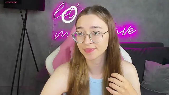 Snapshot of Lucy_Green chatting on 06-28-26, 01:00 Lucy Green online show from 06-28-26, 01:00